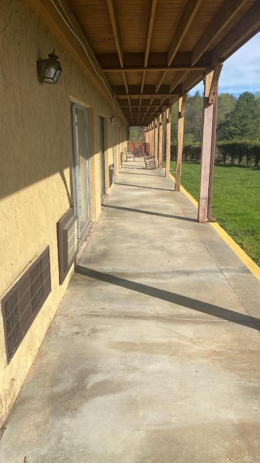 Budgetel Inn & Suites Dillard Zewnętrze zdjęcie